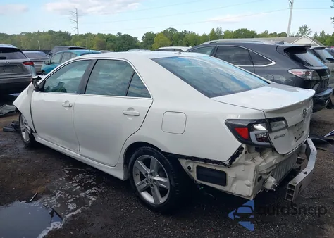 2012 Toyota Camry Se/Le/Xle z USA, uszkodzony, nr VIN 4T1BF1FK8CU113919